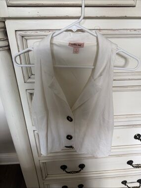 Sleeveless Button-Front Crop Top in Ivory by Willow & Root